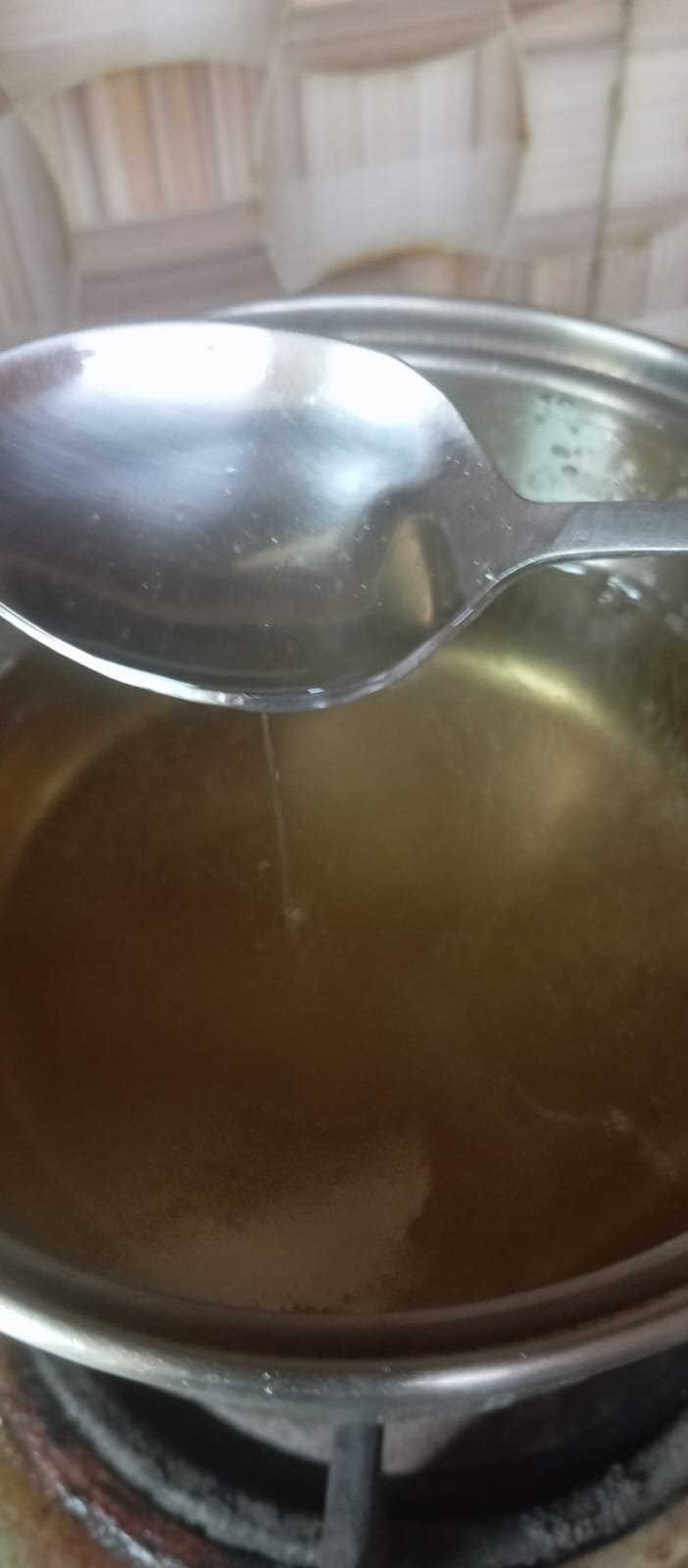 sugar syrup looks like a jelly-like substance which is sticky in nature – hyderabadi khubani ka meetha